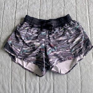 lululemon hotty hot shorts!
